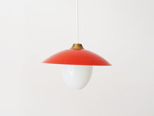 画像をギャラリービューアに読み込む, デンマークデザイン 赤いシェードとガラスのボトムスのペンダントランプ 吊り下げ照明ヴィンテージ Danish design Pendant lamp with Red shade ドロップライト北欧