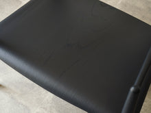 画像をギャラリービューアに読み込む, Form & Refine フォーム&リファイン アームチェア 黒 北欧デザイン ラウンジチェア 黒い椅子の座面