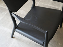 画像をギャラリービューアに読み込む, Form & Refine フォーム&リファイン アームチェア 黒 北欧デザイン ラウンジチェア 黒い椅子のアーム