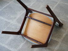 画像をギャラリービューアに読み込む, エリックバックのダイニングチェアのモデル49 北欧チェア erik buch model49 椅子の裏面