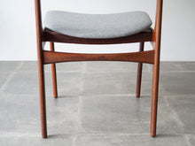 画像をギャラリービューアに読み込む, Erik Buch Model49 エリックバックのダイニングチェアの背面脚