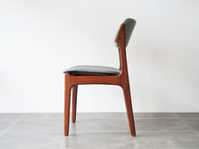 画像をギャラリービューアに読み込む, Erik Buch Model49 エリックバックのダイニングチェアの側面