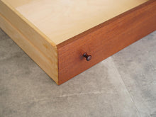 画像をギャラリービューアに読み込む, 北欧デザインのキャビネットと本棚 引き出しのツマミも木製