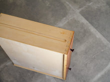 画像をギャラリービューアに読み込む, 北欧デザインのキャビネットと本棚 木組された引き出し