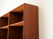 画像をギャラリービューアに読み込む, 北欧デザインのキャビネットと本棚の続面 穴あり