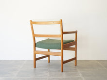 画像をギャラリービューアに読み込む, Danish Design Oak Armchair Illums Bolighus Kjellerup Vaeveri デンマークデザイン オーク材 ウール張り アームチェアの背面