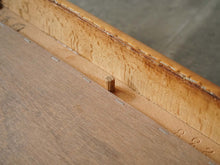 画像をギャラリービューアに読み込む, リーグモル・アンデルセン 北欧インテリア Rigmor Andersen chair 籐の背もたれと革張りの座面の椅子 ビンテージチェア 椅子の座面の裏側 木ダボで座枠に固定する