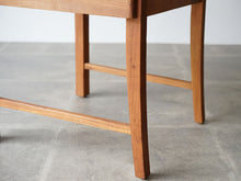 画像をギャラリービューアに読み込む, リーグモル・アンデルセン 北欧インテリア Rigmor Andersen chair 籐の背もたれと革張りの座面の椅子 ビンテージチェア 椅子の後ろ脚の曲線