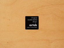 画像をギャラリービューアに読み込む, Alvar Aalto アルヴァアアルトのダイニングテーブル 北欧デザインのテーブル アールト テーブルの裏面にあるartekのラベル