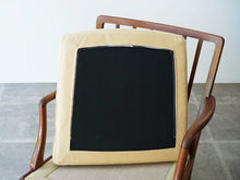 画像をギャラリービューアに読み込む, Jacob Kjær(ヤコブ・ケア)のキューバンマホガニー使用のラウンジチェアのクッション裏面