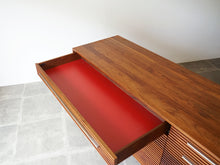 画像をギャラリービューアに読み込む, Nissen Gehl Aksel Kjersgaard Sideboard ニッセン ゲール 北欧デザイン サイドボード 引き出しの開けた様子