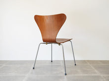 画像をギャラリービューアに読み込む, Arne Jacobsen Seven Chair Model 3107 Fritz Hansen アルネ ヤコブセン フリッツ ハンセン セブンチェア チーク 北欧ヴィンテージ ダイニングチェアの背面