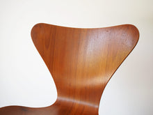 画像をギャラリービューアに読み込む, Arne Jacobsen Seven Chair Model 3107 Fritz Hansen アルネ ヤコブセン フリッツ ハンセン セブンチェア チーク 北欧ヴィンテージ ダイニングチェアの背もたれ