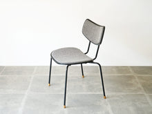 画像をギャラリービューアに読み込む, Vilhelm Lauritzen ヴィルヘルム・ラウリッツェン Vega チェア カール・ハンセン&サン製 白黒チェックのウール張り モノトーンインテリア 椅子の斜め上から