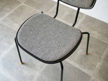 画像をギャラリービューアに読み込む, Vilhelm Lauritzen ヴィルヘルム・ラウリッツェン Vega チェア カール・ハンセン&サン製 白黒チェックのウール張り モノトーンインテリア 椅子の座面