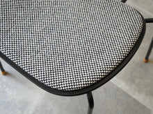 画像をギャラリービューアに読み込む, Vilhelm Lauritzen ヴィルヘルム・ラウリッツェン Vega チェア カール・ハンセン&サン製 白黒チェックのウール張り モノトーンインテリア 椅子の座面