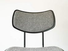 画像をギャラリービューアに読み込む, Vilhelm Lauritzen ヴィルヘルム・ラウリッツェン Vega チェア カール・ハンセン&サン製 白黒チェックのウール張り モノトーンインテリア 椅子の背もたれ