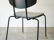画像をギャラリービューアに読み込む, Vilhelm Lauritzen ヴィルヘルム・ラウリッツェン Vega チェア カール・ハンセン&サン製 白黒チェックのウール張り モノトーンインテリア 椅子のフレーム