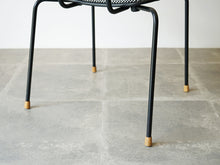 画像をギャラリービューアに読み込む, Vilhelm Lauritzen ヴィルヘルム・ラウリッツェン Vega チェア カール・ハンセン&サン製 白黒チェックのウール張り モノトーンインテリア 椅子の脚 脚先にオークの靴