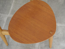 画像をギャラリービューアに読み込む, ハンスJウェグナーのハートチェアFH4103 3本脚チェア Hans J Wegner FH4103 HeartChair 椅子の座面 ハート型