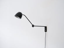 画像をギャラリービューアに読み込む, デンマークデザインの黒いウォールランプDanish design Adjustable wall lamp of black 壁付け照明 北欧ビンテージ アームの調節可能