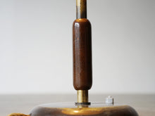 画像をギャラリービューアに読み込む, 真鍮のテーブルランプ Art deco Adjustable Table Lamp of brass スタンドライトのアーム下部に木製の持ち手