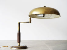 画像をギャラリービューアに読み込む, 真鍮のテーブルランプ Art deco Adjustable Table Lamp of brass スタンドライトをやや下から