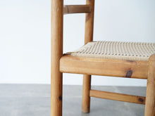 画像をギャラリービューアに読み込む, Scandinavian furniture design Solid pine chair with papercord
