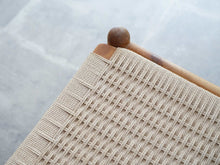 画像をギャラリービューアに読み込む, Scandinavian furniture design Solid pine chair with papercord