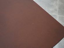 画像をギャラリービューアに読み込む, Unknown furniture design Table with brown top アニノマスデザイン 小さなダイニングテーブル アシンメトリーなデザインのテーブル 1940年代ヴィンテージ 金属の脚 天板に小さな汚れ