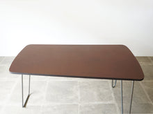 画像をギャラリービューアに読み込む, Unknown furniture design Table with brown top アニノマスデザイン 小さなダイニングテーブル アシンメトリーなデザインのテーブル 1940年代ヴィンテージ 天板の幅がアシンメトリー
