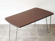 画像をギャラリービューアに読み込む, Unknown furniture design Table with brown top アニノマスデザイン 小さなダイニングテーブル アシンメトリーなデザインのテーブル 1940年代ヴィンテージ 天板の幅が異なる