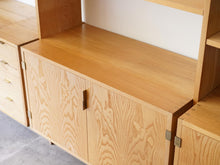 画像をギャラリービューアに読み込む, デンマーク製のウォールユニット 大きなディスプレイ棚 北欧 Danish furniture design Wall unit ウォールユニットの扉つき収納