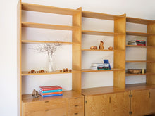 画像をギャラリービューアに読み込む, デンマーク製のウォールユニット 大きなディスプレイ棚 北欧 Danish furniture design Wall unit ウォールユニットのディスプレイした様子
