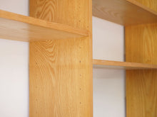 画像をギャラリービューアに読み込む, デンマーク製のウォールユニット 大きなディスプレイ棚 北欧 Danish furniture design Wall unit ウォールユニットのキャビネットの側板に日焼けあり