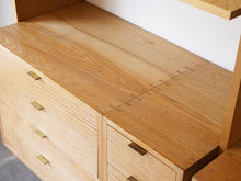 画像をギャラリービューアに読み込む, デンマーク製のウォールユニット 大きなディスプレイ棚 北欧 Danish furniture design Wall unit ウォールユニットのチェストの天面に穴あり