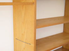 画像をギャラリービューアに読み込む, デンマーク製のウォールユニット 大きなディスプレイ棚 北欧 Danish furniture design Wall unit ウォールユニットのキャビネットの棚板の高さ調節穴