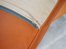 画像をギャラリービューアに読み込む, Børge Mogensen sofa 2212 ボーエ・モーエンセンのソファ2212のクッションを外した様子 ファスナー