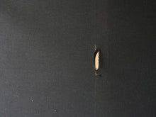 画像をギャラリービューアに読み込む, Børge Mogensen sofa 2212 ボーエ・モーエンセンのソファ2212の裏面 裏地に小さな破れ