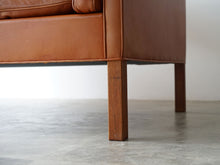 画像をギャラリービューアに読み込む, Børge Mogensen sofa 2212 ボーエ・モーエンセンのソファ2212の脚はマホガニー材