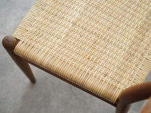 画像をギャラリービューアに読み込む, ハンスJウェグナーのダイニングチェアW2 籐タイプ Hans J. Wegner W2 Chair チークフレームのW2の座面 籐は張り替え済