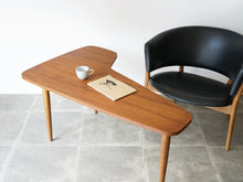画像をギャラリービューアに読み込む, Danish furniture design Organic shaped Table