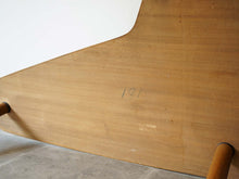 画像をギャラリービューアに読み込む, Danish furniture design Organic shaped Table