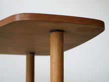 画像をギャラリービューアに読み込む, Danish furniture design Organic shaped Table