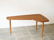 画像をギャラリービューアに読み込む, Danish furniture design Organic shaped Table
