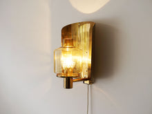 画像をギャラリービューアに読み込む, Hans-Agne Jakobsson Wall lamp ハンス・アウネ・ヤコブソン ウォールランプ ブラケットライト 真鍮 ゴールドの照明 点灯イメージ