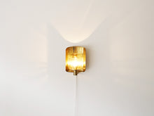 画像をギャラリービューアに読み込む, Hans-Agne Jakobsson Wall lamp ハンス・アウネ・ヤコブソン ウォールランプ ブラケットライト 真鍮 ゴールドの照明 点灯イメージ 反射して豪華な光に