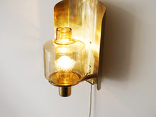 画像をギャラリービューアに読み込む, Hans-Agne Jakobsson Wall lamp ハンス・アウネ・ヤコブソン ウォールランプ ブラケットライト 真鍮 ゴールドの照明 点灯イメージ やや上から
