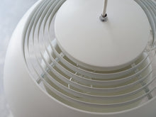 画像をギャラリービューアに読み込む, Arne Jacobsen AJ pendant light white アルネ・ヤコブセン ペンダントライト 吊り下げ照明北欧ビンテージ 上部