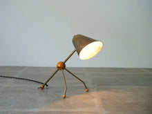 画像をギャラリービューアに読み込む, 高さ調節のできるビンテージランプ テーブルライト Otto Kolb Jacques Biny ライトの点灯イメージ